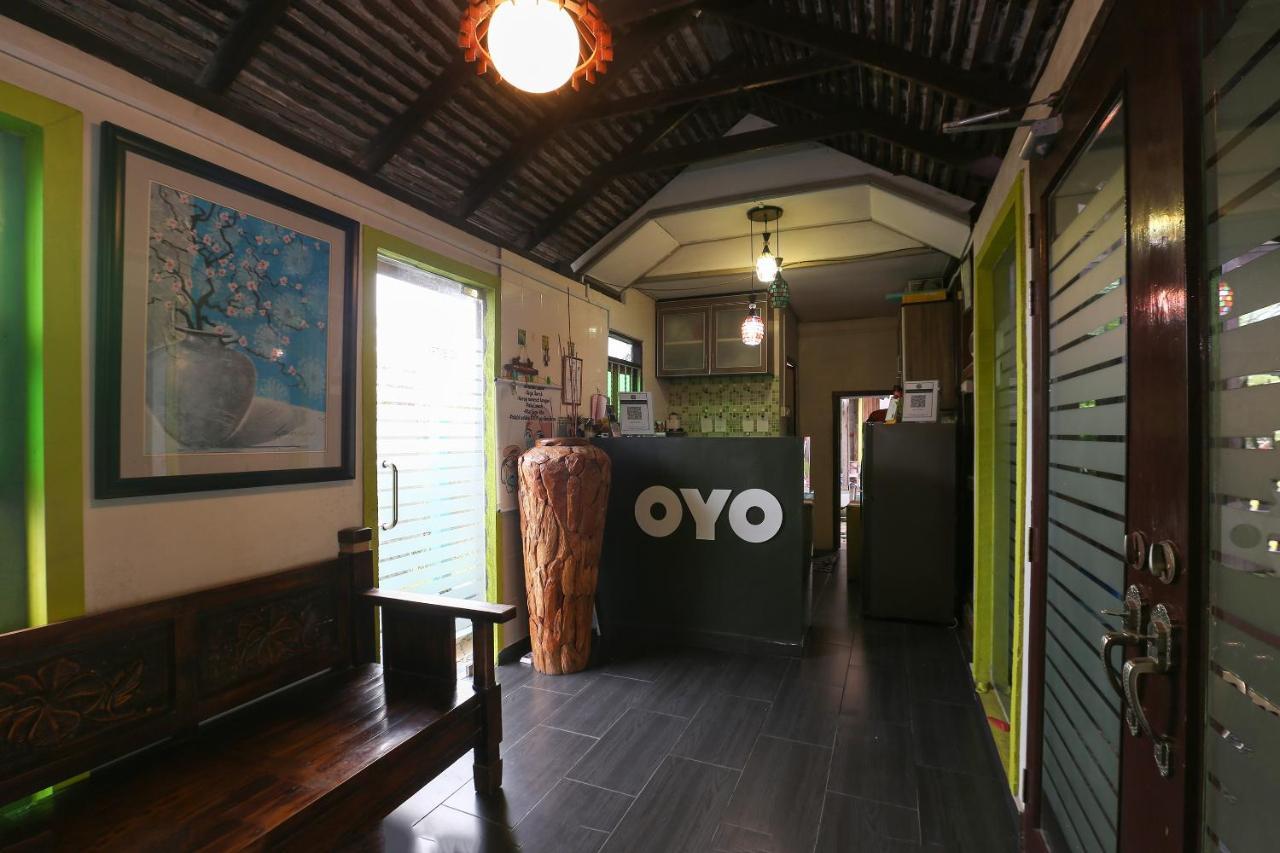 Oyo 90038 Dalyla Inn Chalet Kijal Esterno foto